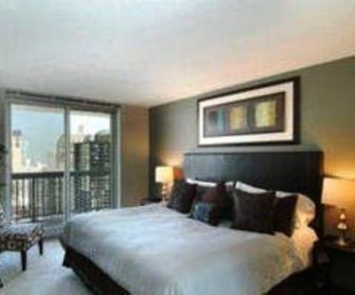 фото отеля Manilow Suites Grand Plaza Chicago
