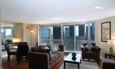 фото отеля Manilow Suites Grand Plaza Chicago