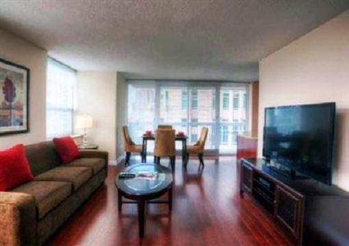 фото отеля Manilow Suites Grand Plaza Chicago