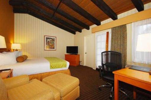 фото отеля BEST WESTERN Carpinteria Inn
