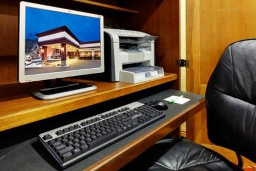 фото отеля Holiday Inn Mt. Kisco Westchester Cty