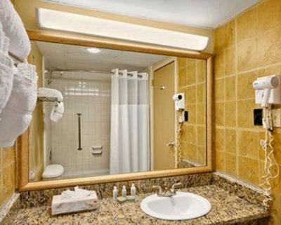фото отеля Baymont Inn & Suites South Austin