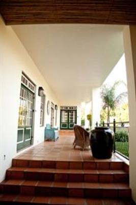 фото отеля Avondrood Guest House Franschhoek