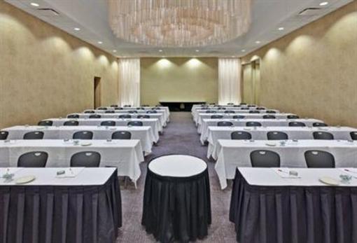 фото отеля Crowne Plaza Chicago O'Hare