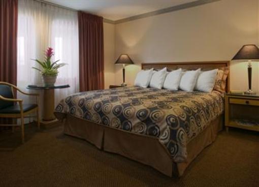 фото отеля BEST WESTERN PLUS Carlyle Inn