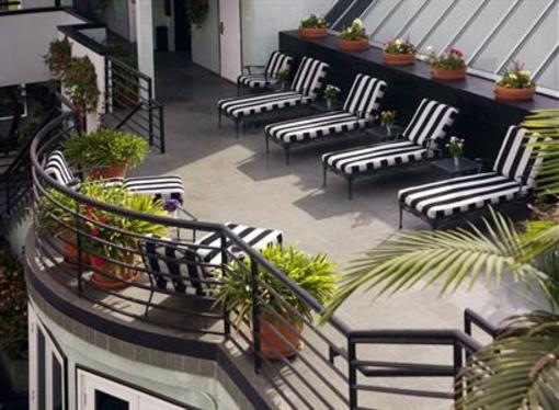 фото отеля BEST WESTERN PLUS Carlyle Inn