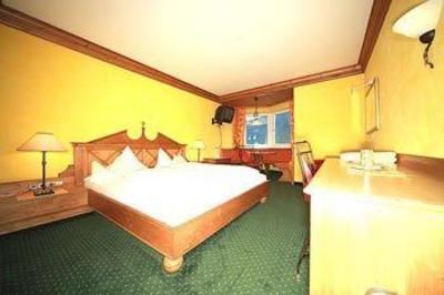 фото отеля Familienhotel Rotspitz Maurach