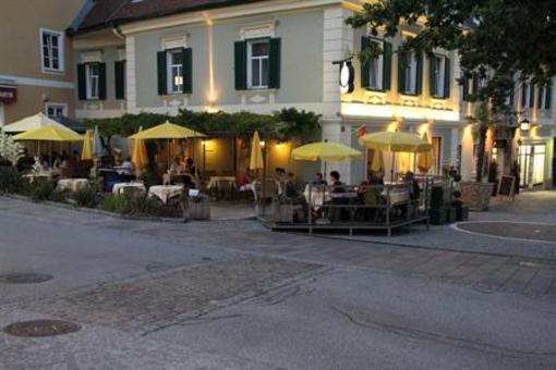 фото отеля Zum Brauhaus Gasthof-Restaurant
