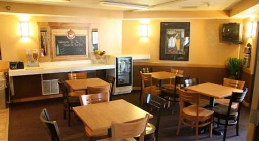 фото отеля AmericInn Lodge & Suites Wadena