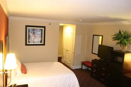 фото отеля Hampton Inn & Suites Stamford