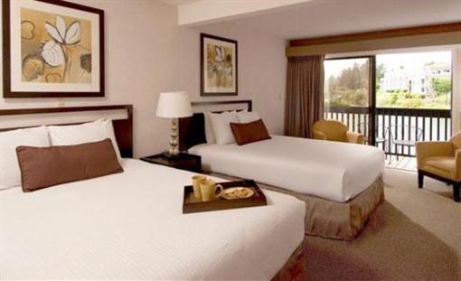фото отеля Lakeshore Inn