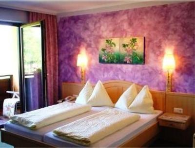 фото отеля Gasthof Hotel Zur Post Unterbergen