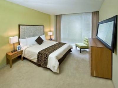 фото отеля Marriott Execustay 215 West