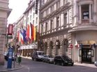 фото отеля Just Off Andrassy Apartment