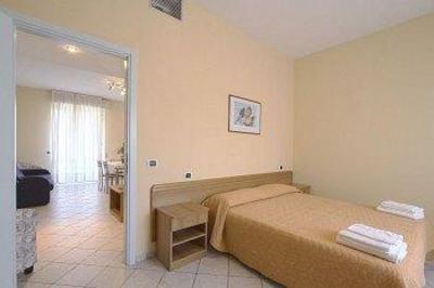 фото отеля Hotel Residence Michaela Cervia