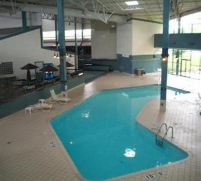 фото отеля Ramada Moraine Hotel