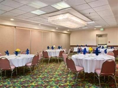 фото отеля Ramada Moraine Hotel