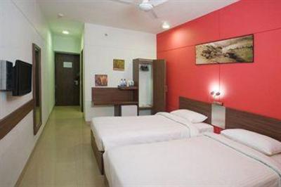 фото отеля Hotel Ginger Surat