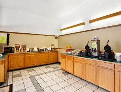 фото отеля Super 8 Fargo