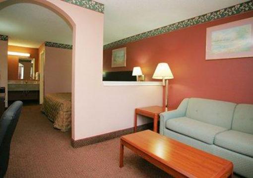 фото отеля Econo Lodge & Suites Brooks