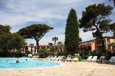 фото отеля Domaine Residentiel de plein-air La Pinede Cap d'Agde