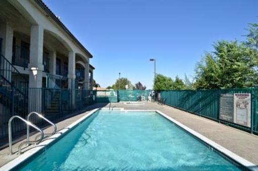 фото отеля Americas Best Value Inn Hesperia
