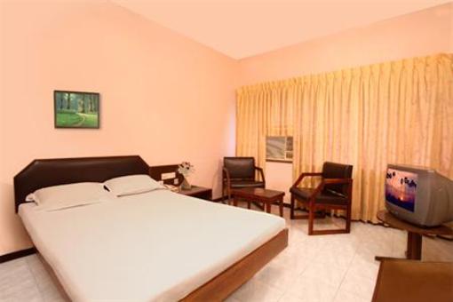 фото отеля Hotel Sabari Park