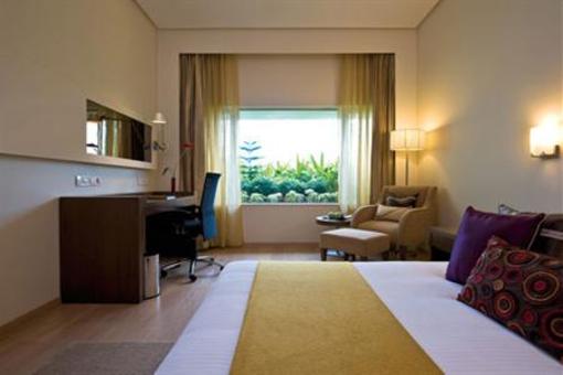 фото отеля The Gateway Hotel Beach Road