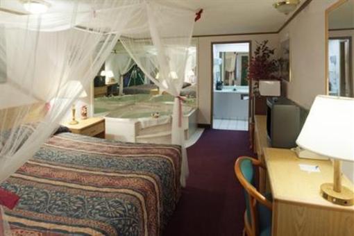 фото отеля Americas Best Value Inn & Suites - Monroe