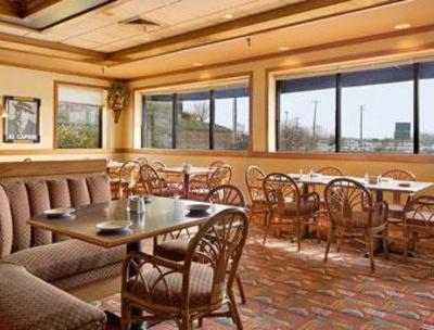 фото отеля Ramada Inn Batesville
