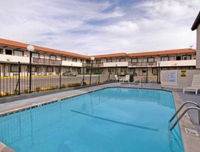 фото отеля Days Inn Near Six Flags - Magic Mountain