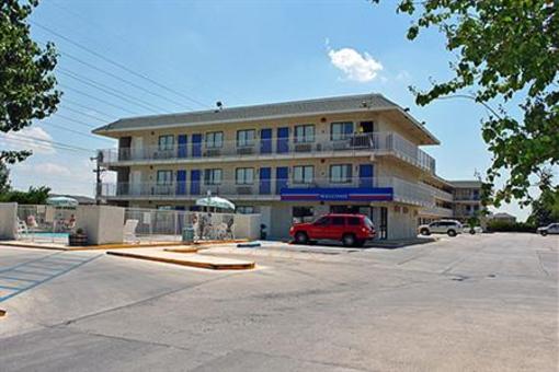 фото отеля Motel 6 San Antonio West - Seaworld