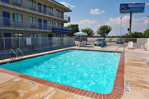 фото отеля Motel 6 San Antonio West - Seaworld