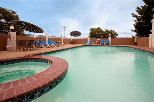 фото отеля Holiday Inn Express Hotel & Suites Cedar Park (NW Austin)