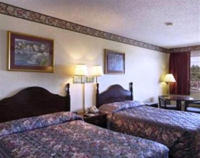 фото отеля Econo Lodge Inn & Suites Coliseum