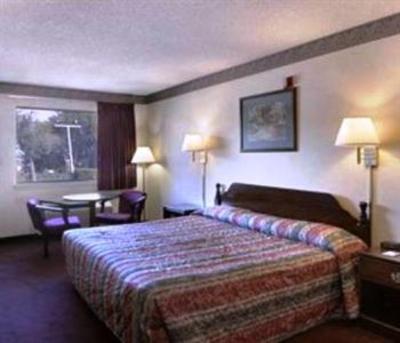 фото отеля Econo Lodge Inn & Suites Coliseum