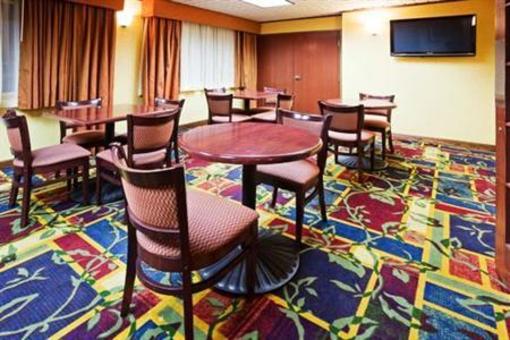 фото отеля Holiday Inn Express Coon Rapids