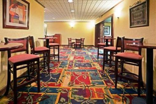 фото отеля Holiday Inn Express Coon Rapids