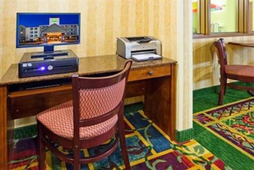 фото отеля Holiday Inn Express Coon Rapids