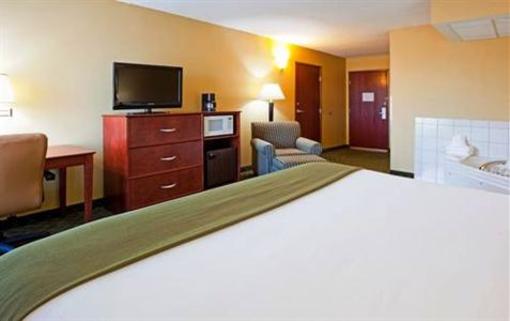 фото отеля Holiday Inn Express Coon Rapids