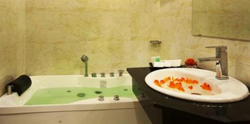 фото отеля Ruby River Hotel