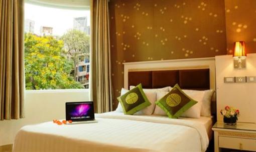 фото отеля Ruby River Hotel