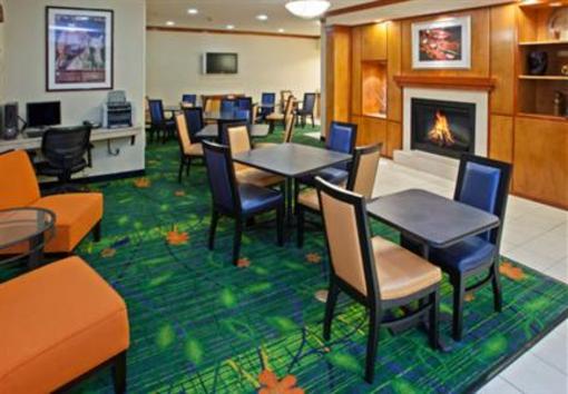 фото отеля Fairfield Inn & Suites Memphis