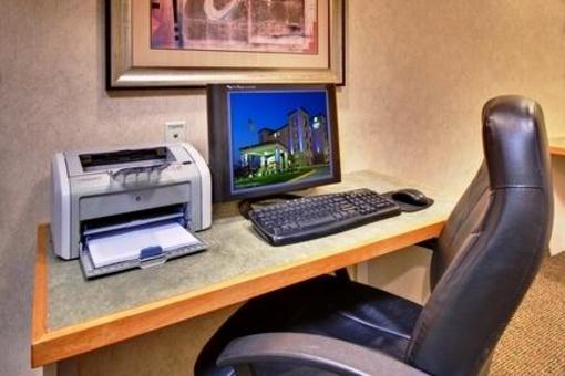 фото отеля Holiday Inn Express Hotel & Suites Carter Lake