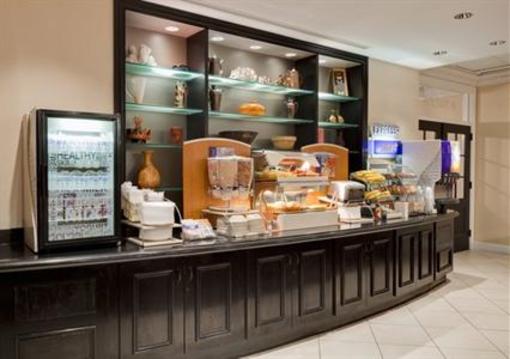 фото отеля Hotel Cass Holiday Inn Express