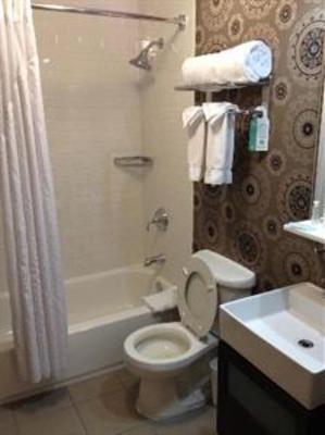 фото отеля Hotel Cass Holiday Inn Express