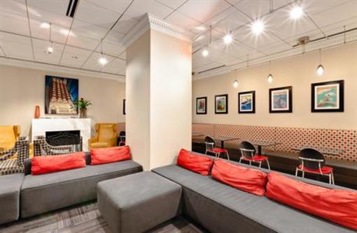 фото отеля Hotel Cass Holiday Inn Express