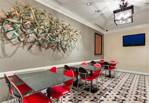 фото отеля Hotel Cass Holiday Inn Express
