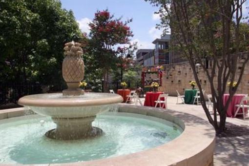 фото отеля Crowne Plaza San Antonio Riverwalk