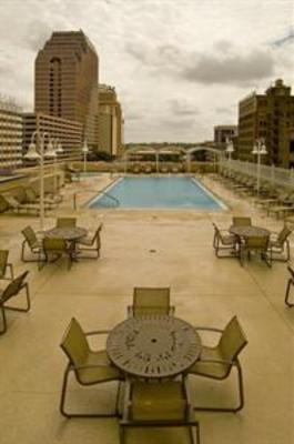 фото отеля Crowne Plaza San Antonio Riverwalk